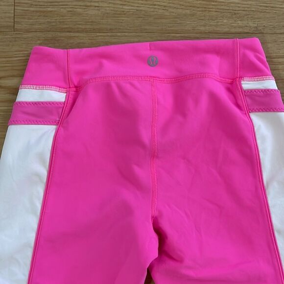Lululemon Pink Cropped Leggings - Picture 4 of 4